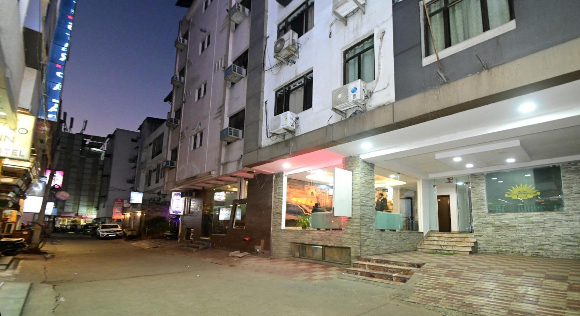 Hotel Laxmi Villa Palace-Near Jaipur Railway Station Zewnętrze zdjęcie